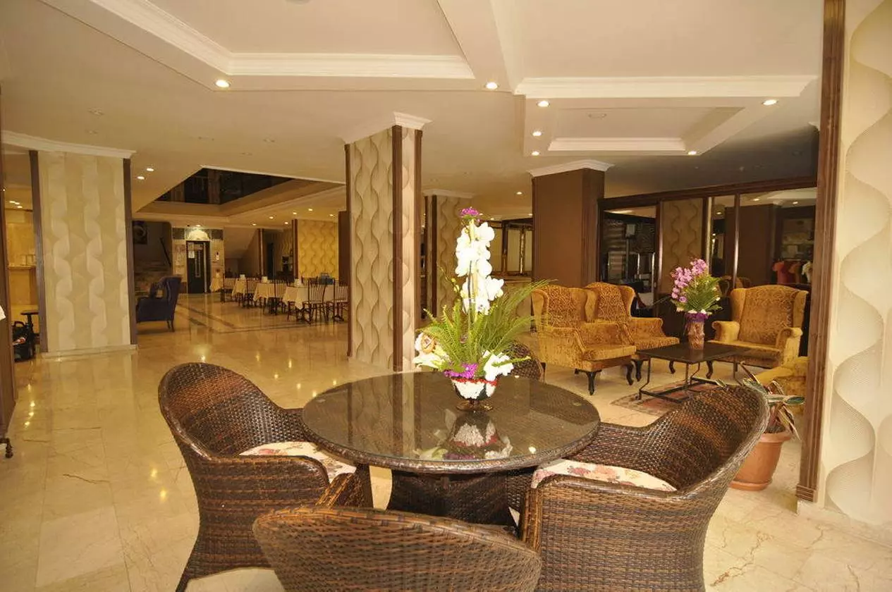 CLUBDORADO_SHABAVIZ (12).jpg